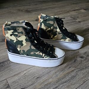 Steve Madden Green and Black Sneakers High-Top